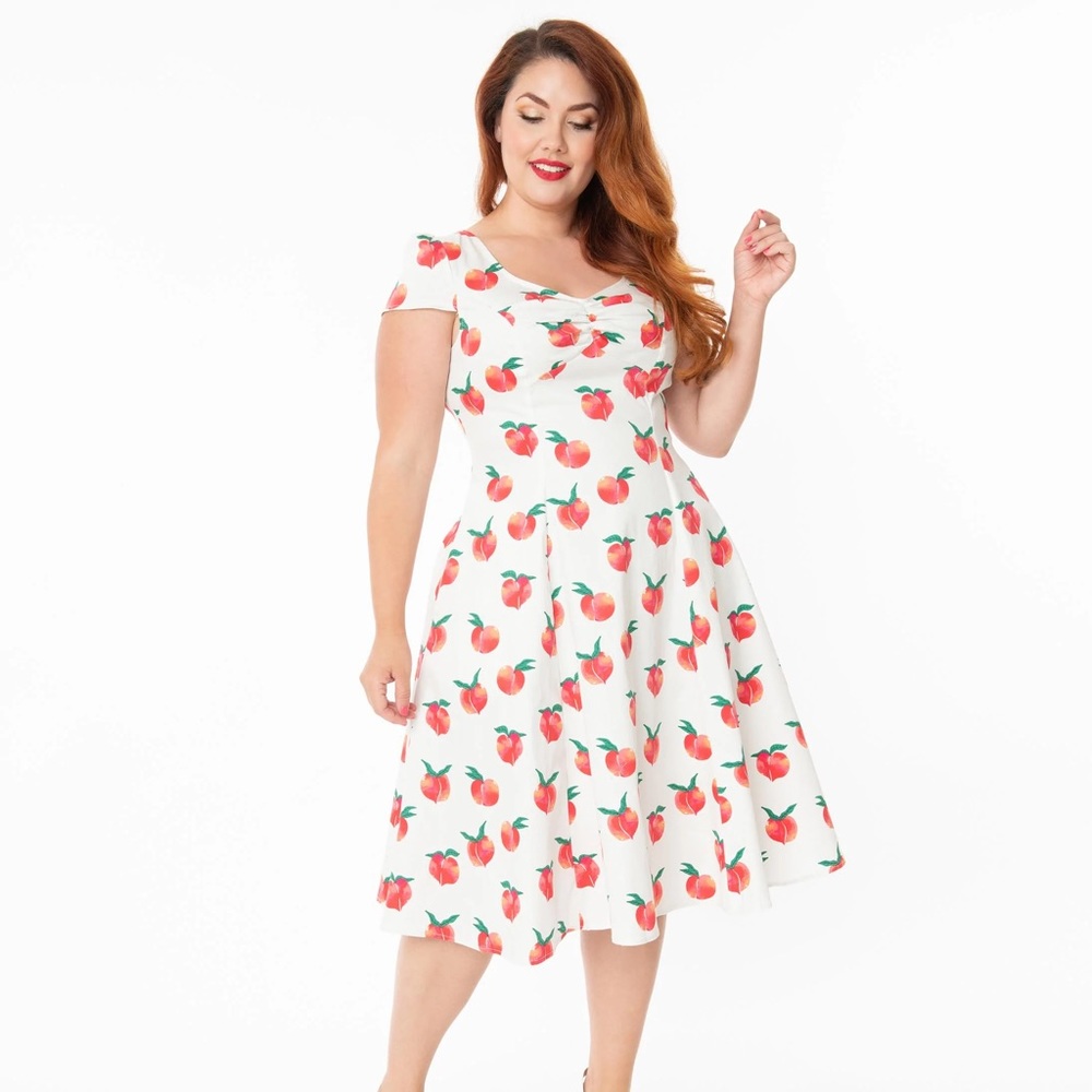 NWT unique vintage 2X tea dress with peach print.